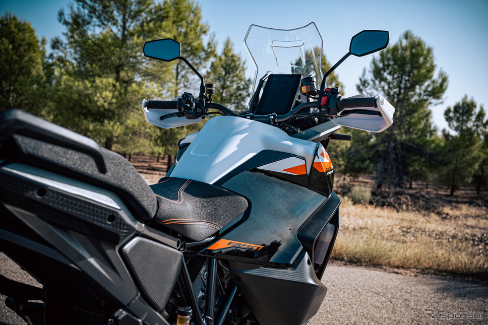 KTM『1390 SUPER ADVENTURE S』の2025年モデル《photo by KTM》