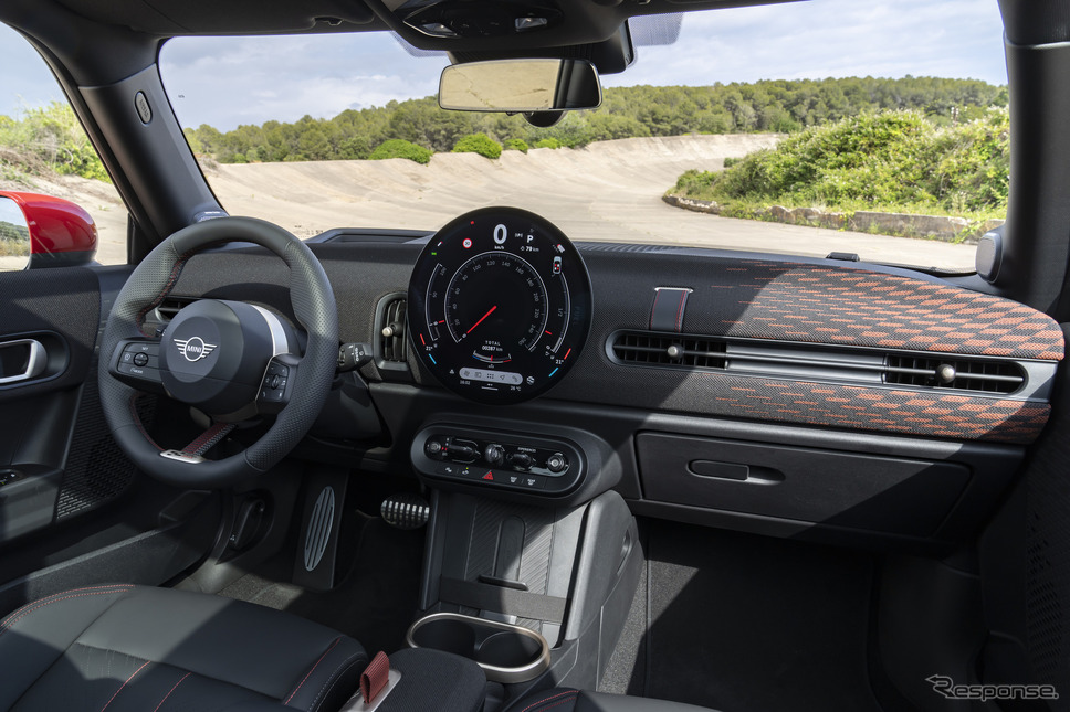 MINIの3ドアハッチバック「JCW」改良新型《photo by MINI》