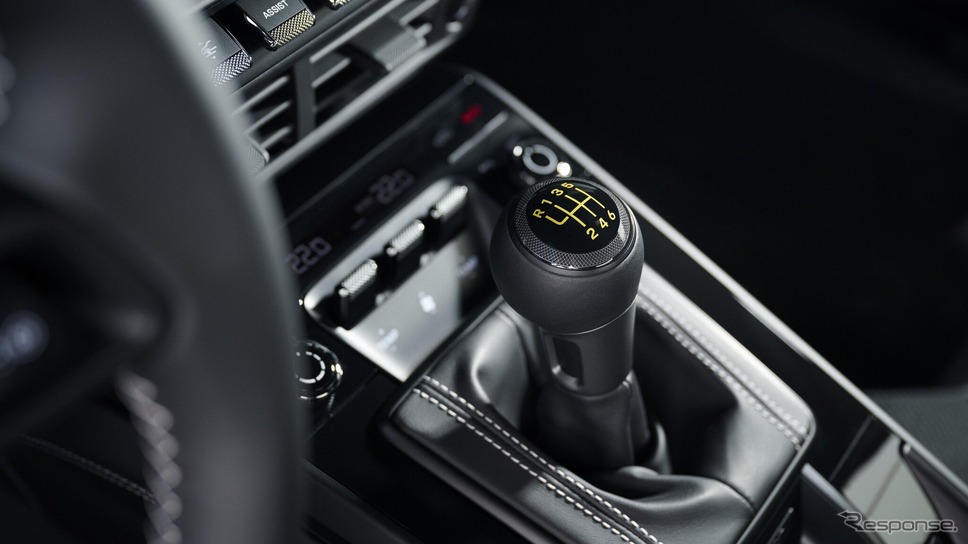 ポルシェ『911GT3』改良新型の「ツーリングパッケージ」《photo by Porsche》