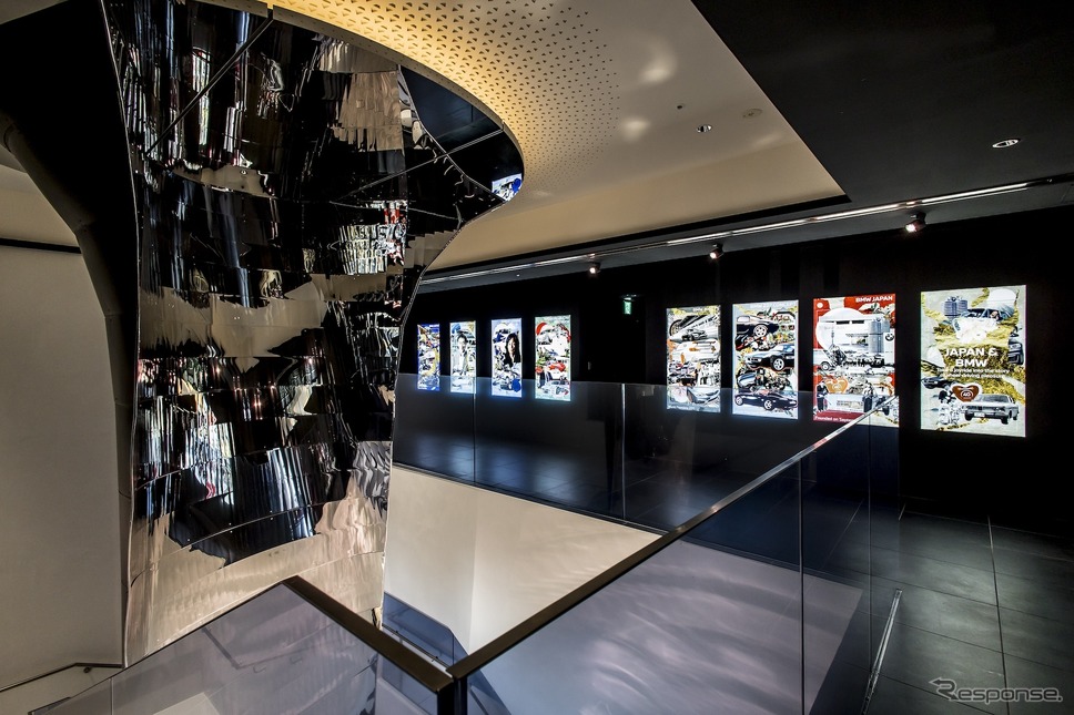 FREUDE by BMWの2階に広がるアート空間《写真撮影 山内潤也》