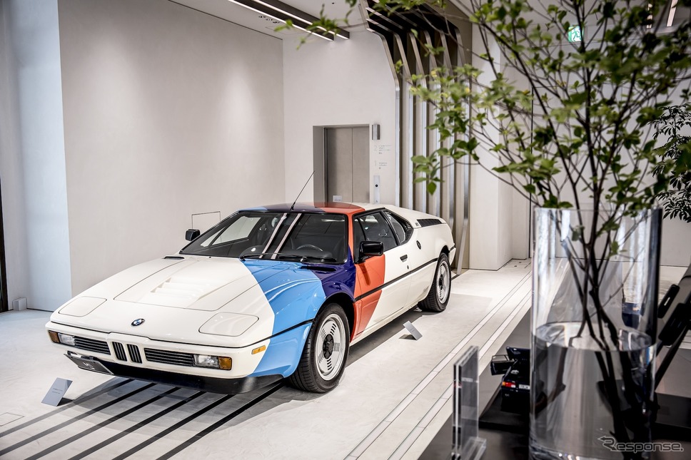 FREUDE by BMWではテーマに沿った特別なクルマが展示されている。この日展示されていたのは「BMW M1」《写真撮影 山内潤也》