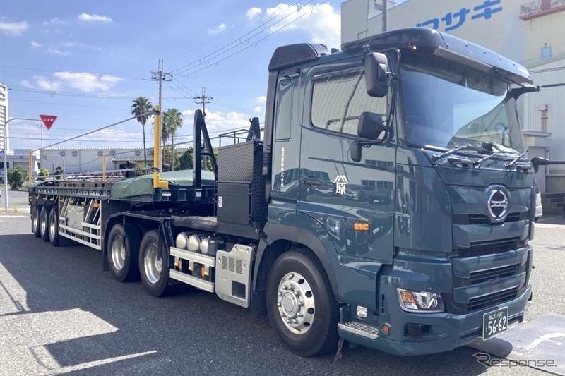 日野プロフィア3軸牽引車《写真提供 日本旅行メディアトラベルセンター》