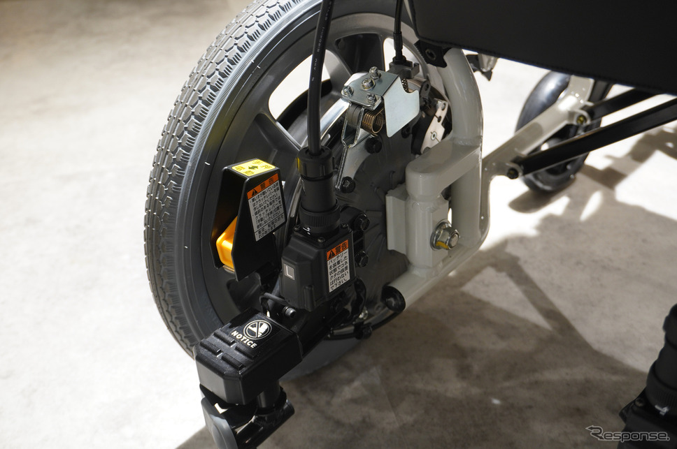 ヤマハ発動機の車いす電動化ユニット『JWG-1』《写真撮影 宮崎壮人》