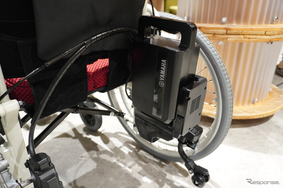 ヤマハ発動機の車いす電動化ユニット『JWG-1』《写真撮影 宮崎壮人》