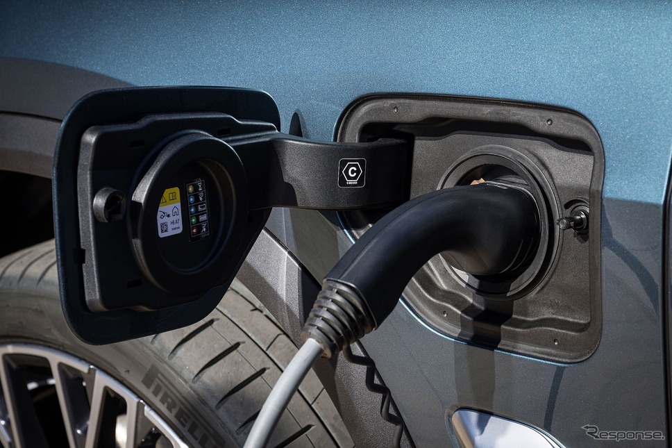 BMW X5 改良新型のPHEV「xDrive 50e」《photo by BMW》