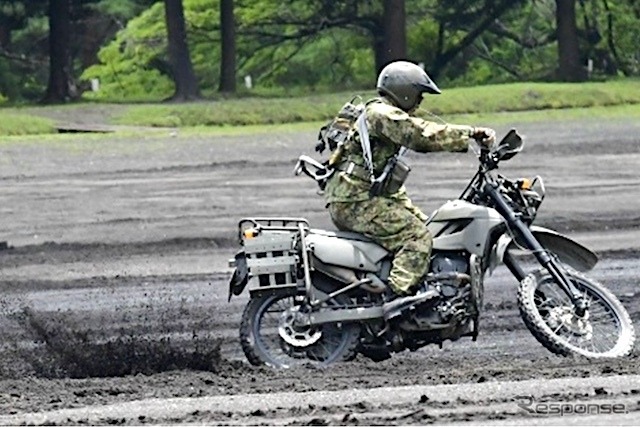 偵察用オートバイ《写真提供 自衛隊静岡地方協力本部》