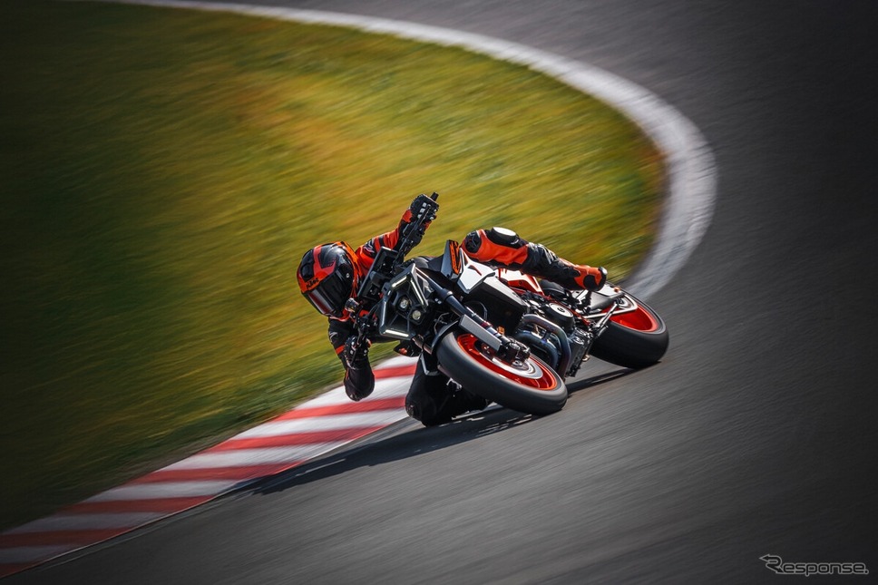 KTM 990デューク R 2025年モデル《photo by KTM》