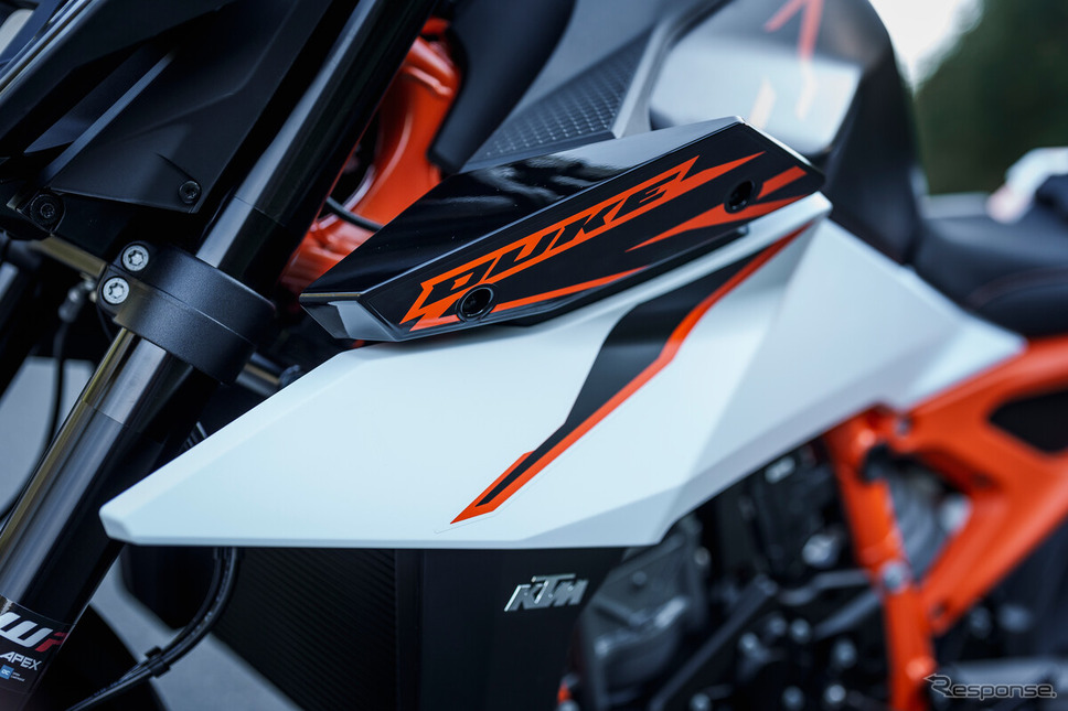 KTM 990デューク R 2025年モデル《photo by KTM》