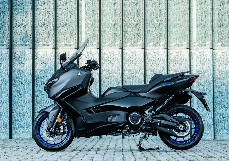 スポーツスクーターの元祖ヤマハ『TMAX』、2025年モデルは