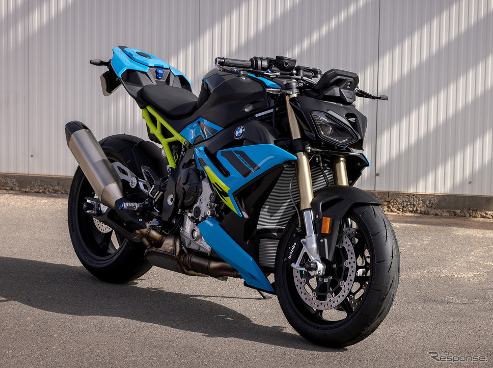 BMW S 1000 R 改良新型《photo by BMW》