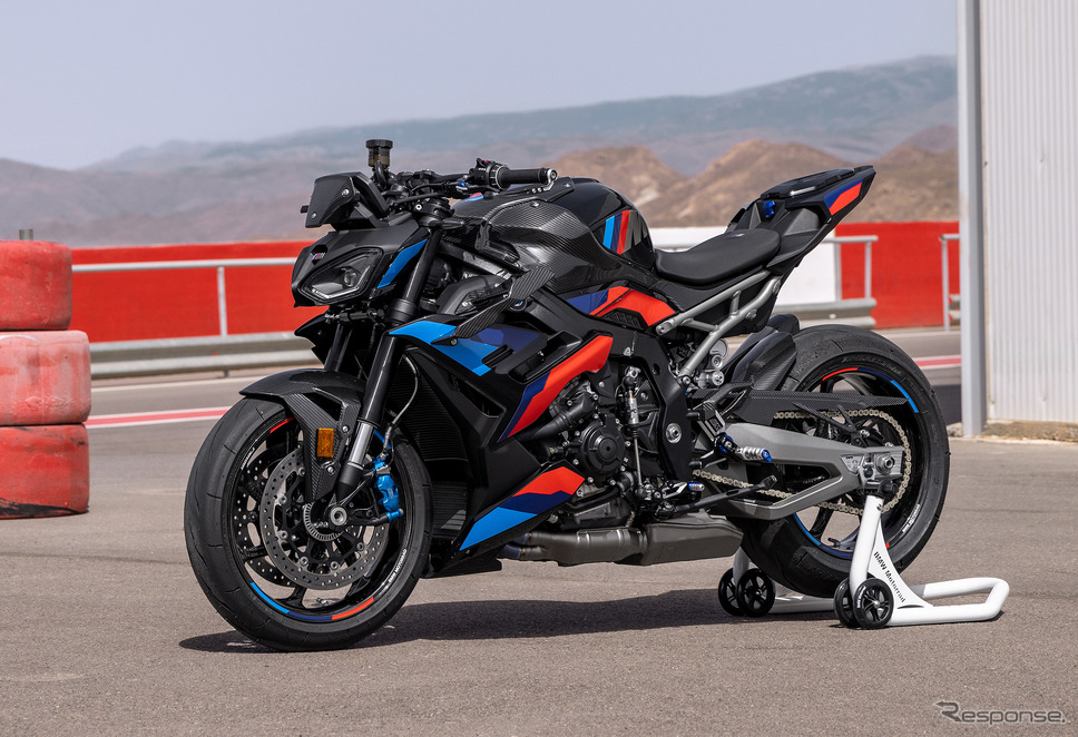 BMW M 1000 R 改良新型《photo by BMW》