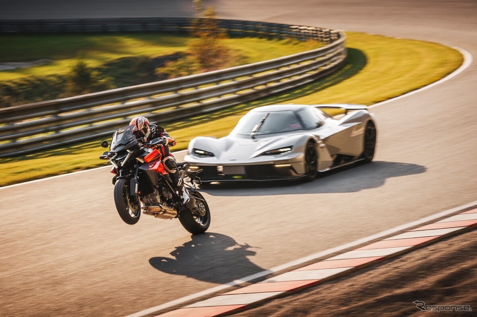 KTM 1390 SUPER DUKE GT 新型《photo by KTM》