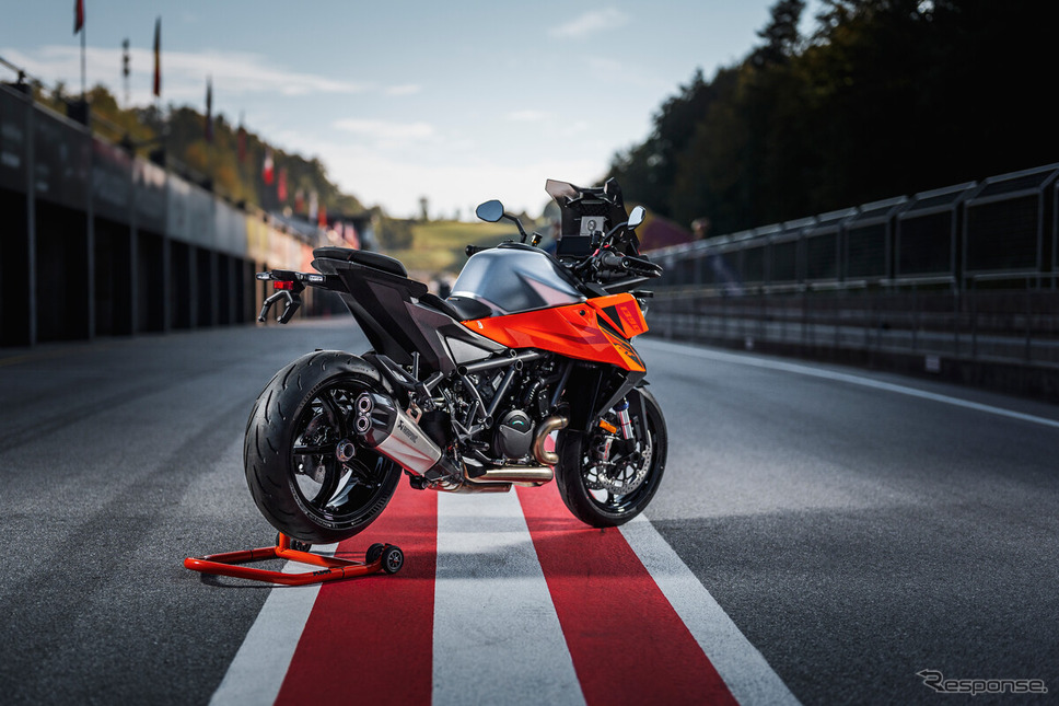 KTM 1390 SUPER DUKE GT 新型《photo by KTM》