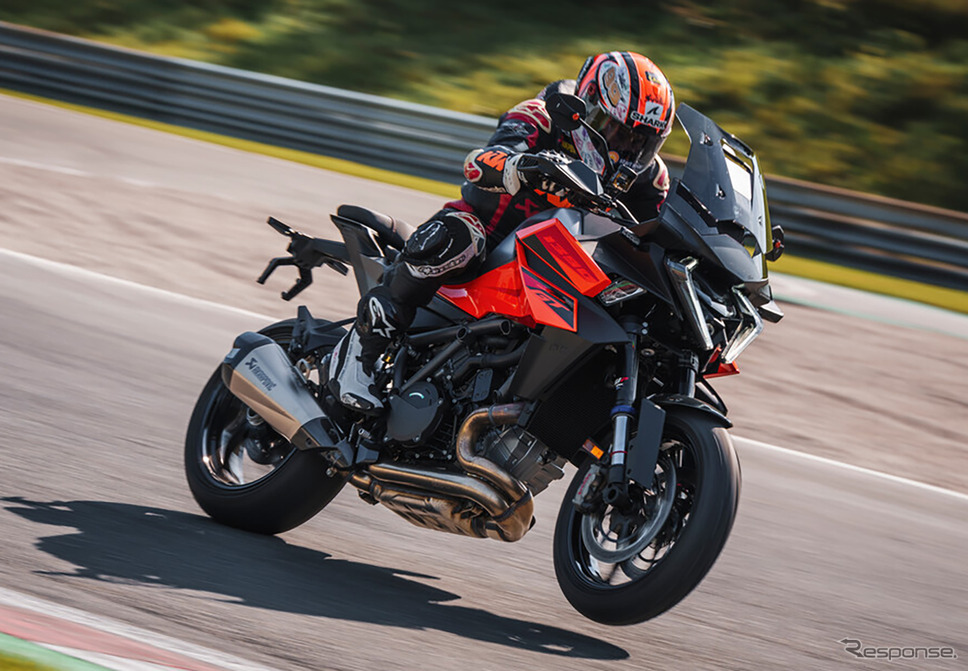 KTM 1390 SUPER DUKE GT 新型《photo by KTM》