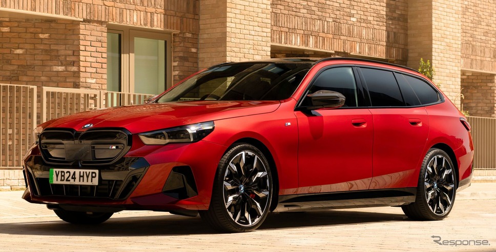 BMW i5 ツーリング の「M60 xDrive」《photo by BMW》