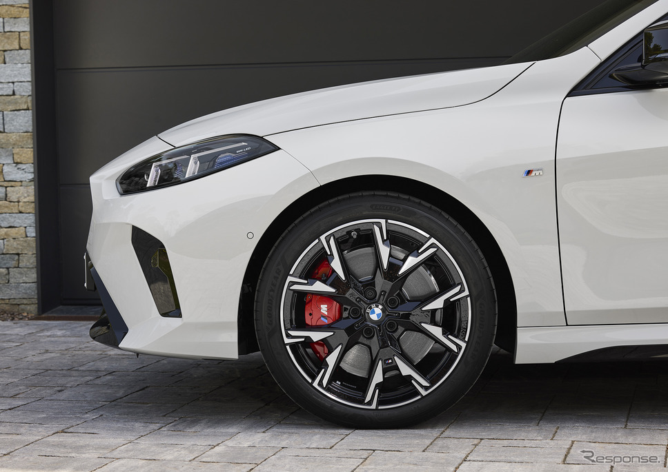 BMW 1シリーズ 新型(BMW M135 xDrive)《photo by BMW》