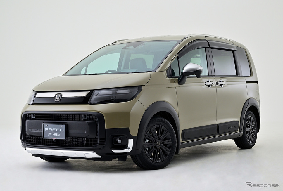 ホンダ・フリード クロスター 5人乗り(純正アクセサリー装着車)《写真提供 ホンダアクセス》