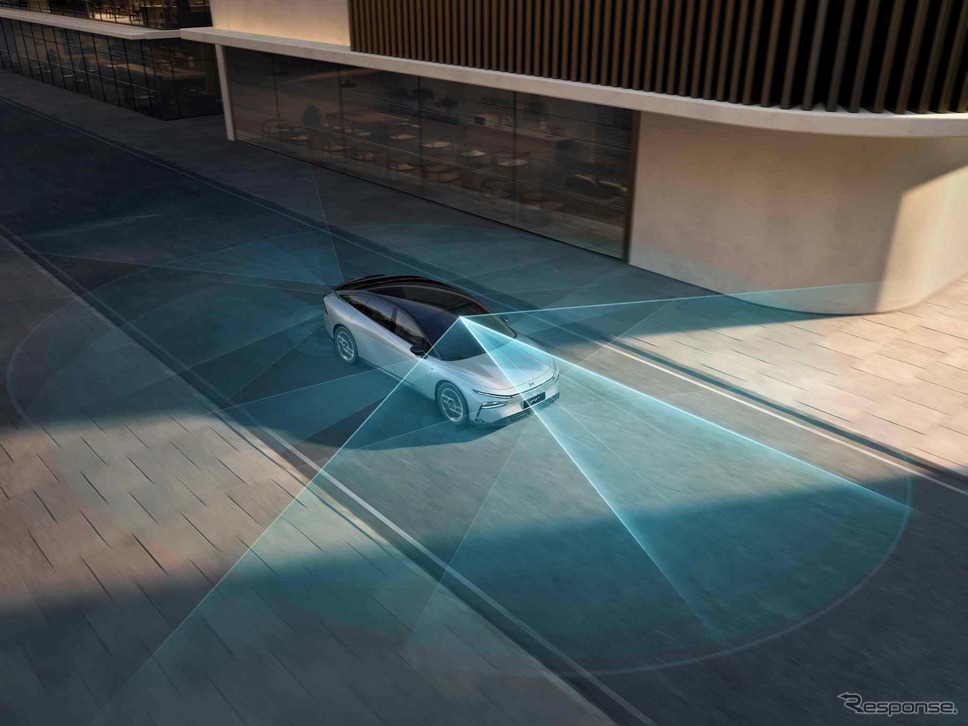 XPENG（シャオペン、小鵬汽車）の世界初のAI定義自動車『P7＋』《photo by XPENG》