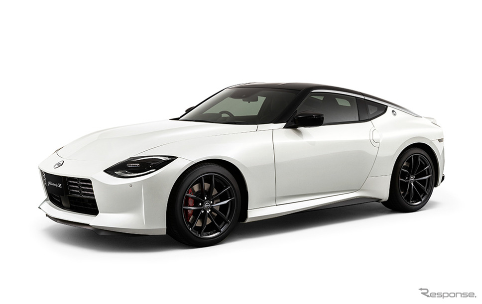 日産 フェアレディZ の2025年モデル(新色ブリリアントホワイトパール/スーパーブラック 2トーン)《写真提供 日産自動車》