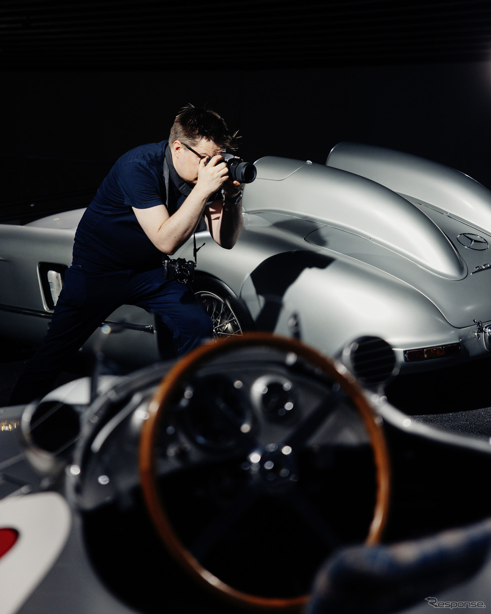 メルセデスベンツとAIアーティストのルーペ・ライニストとのコラボレーション「Symbiosis」の素材撮影の様子《photo by Mercedes-Benz》