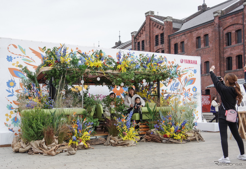 「Local Green Festival '24」に展示されたヤマハのグリーンスローモビリティ《写真撮影 宮崎壮人》