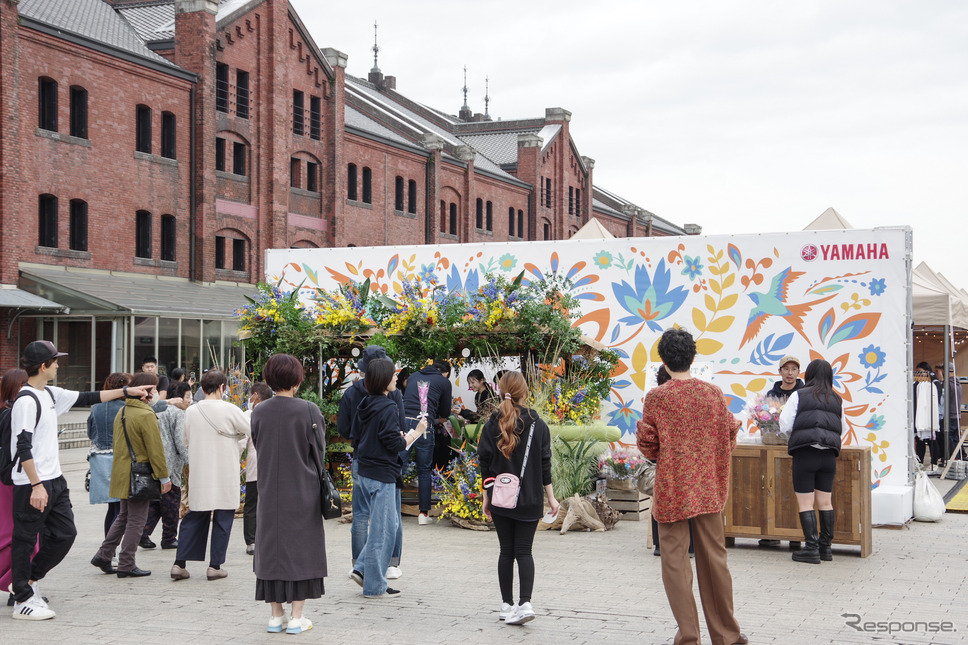「Local Green Festival '24」に展示されたヤマハのグリーンスローモビリティ《写真撮影 宮崎壮人》