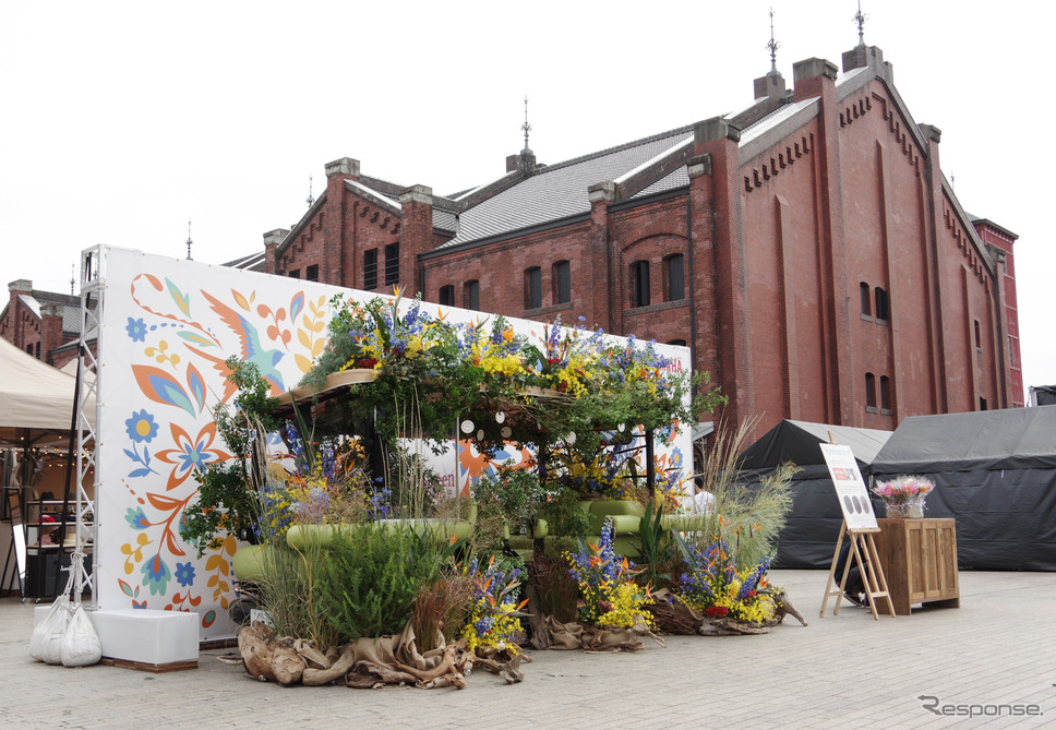 「Local Green Festival '24」に展示されたヤマハのグリーンスローモビリティ《写真撮影 宮崎壮人》