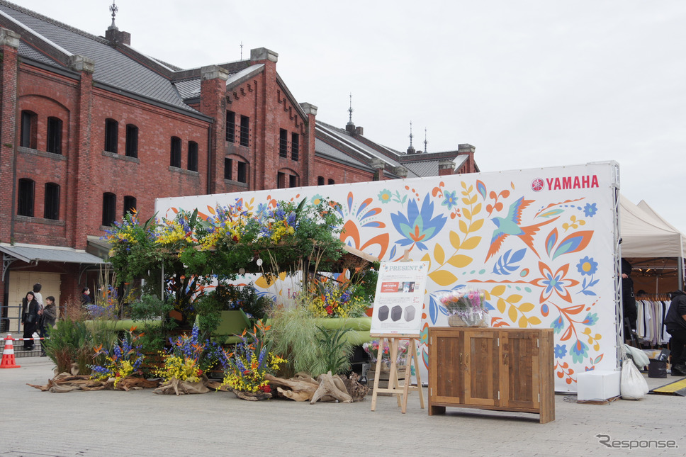 「Local Green Festival '24」に展示されたヤマハのグリーンスローモビリティ《写真撮影 宮崎壮人》