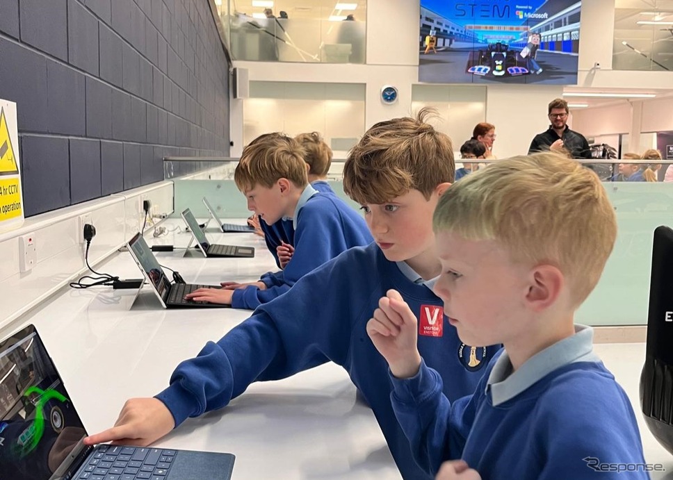 アルピーヌF1チームとマイクロソフトが教育用『マインクラフト』で若者にSTEM啓発《photo by Alpine》