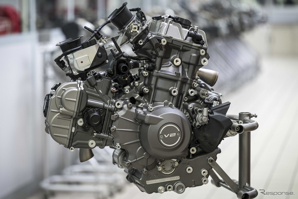 新型V2エンジン《photo by Ducati》