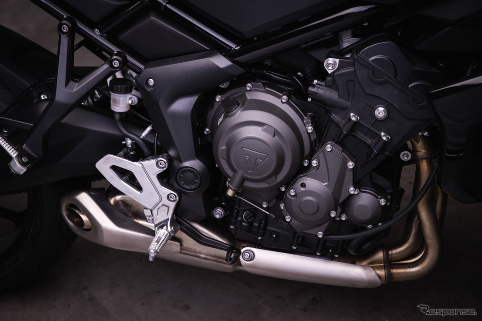 パワフルな3気筒エンジン《写真提供 トライアンフモーターサイクルズジャパン》