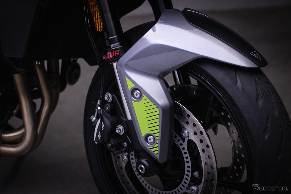 ショーワ製 フロントサスペンション《写真提供 トライアンフモーターサイクルズジャパン》