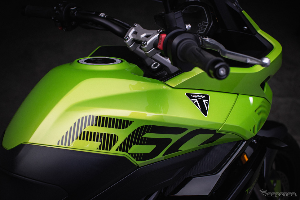 17Lの容量を誇るフューエルタンク《写真提供 トライアンフモーターサイクルズジャパン》