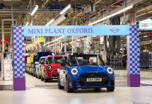 MINI『クーパー・コンバーチブル』、本拠地英国で9年ぶりにラインオフ