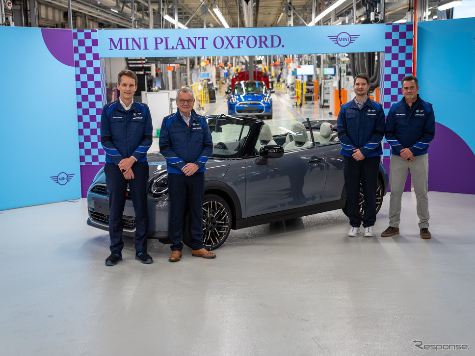 MINI クーパー・コンバーチブル 新型が英国工場で生産開始《photo by MINI》