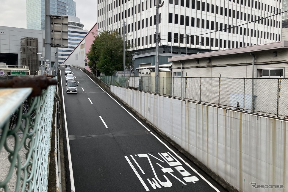 高速八重洲線北行、西銀座JCTから八重洲トンネルへ《写真撮影 高木啓》