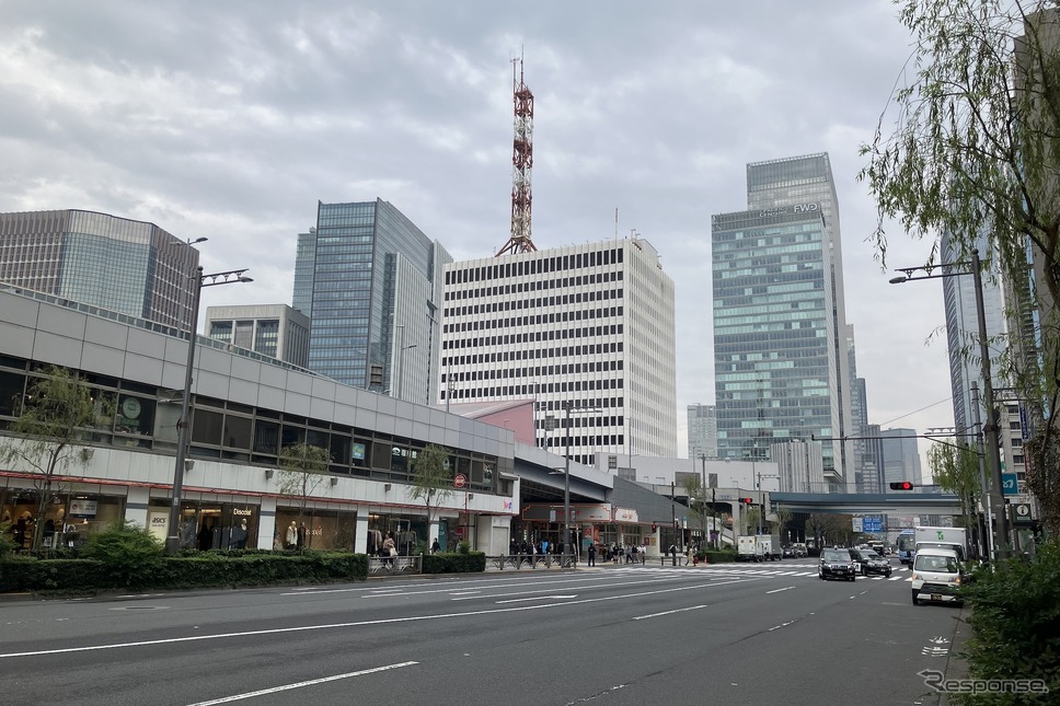西銀座JCT。中央奥が八重洲トンネル、左が汐留JCT方面、右が京橋JCT方面《写真撮影 高木啓》