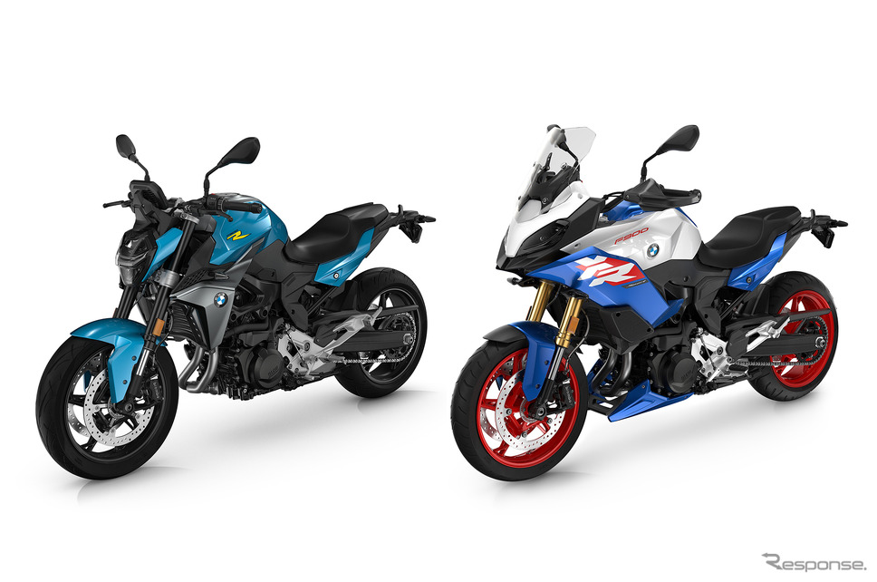 BMW F 900 R(左)とF 900 XR(右)《photo by BMW》