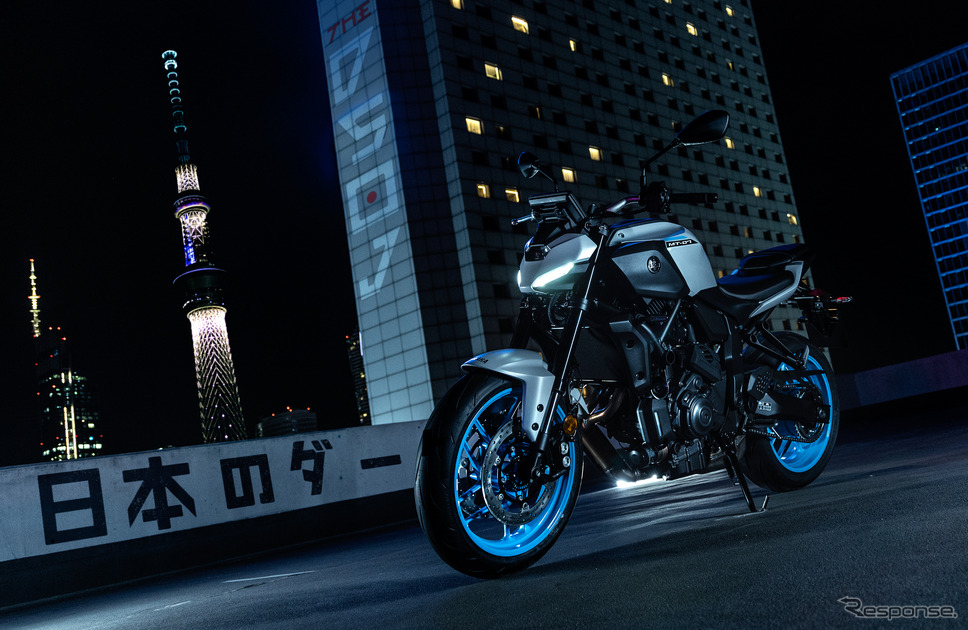 ヤマハ MT-07 Y-AMT 2025年モデル。変わらず『The Dark side of Japan』をテーマに掲げる。《photo by Yamaha Motor》