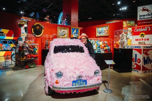 現代アーティストMr Brainwashによる新展示『Cars Are Beautiful: Mr Brainwash @ the Petersen』《photo by Petersen Automotive Museum》