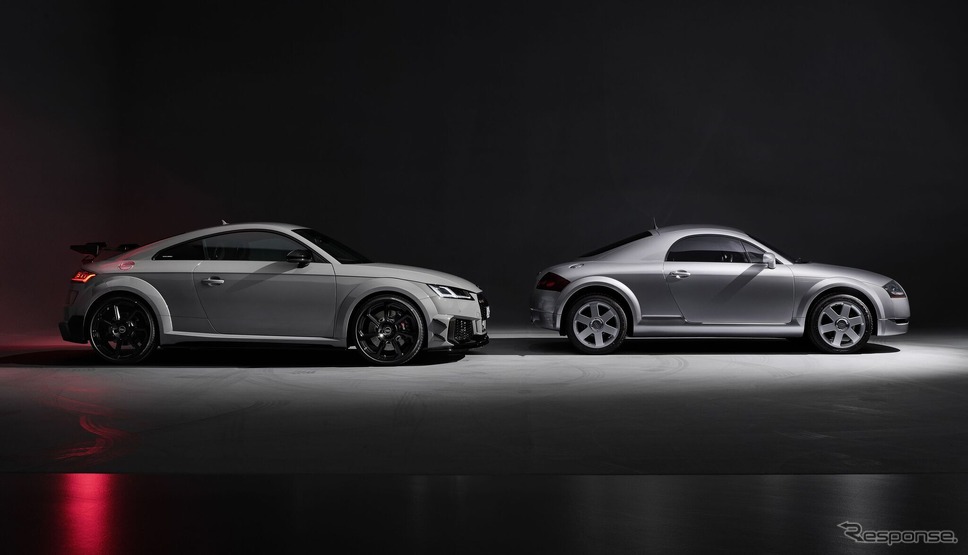 現行アウディTT(左)と初代TTのコンセプトカー《photo by Audi》