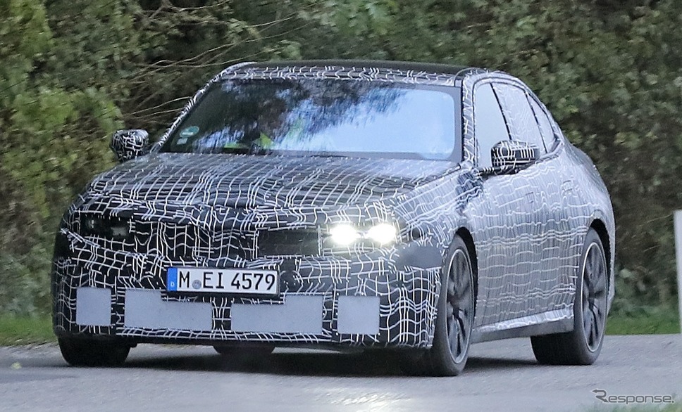 BMW 3シリーズ 次期型のプロトタイプ《APOLLO NEWS SERVICE》