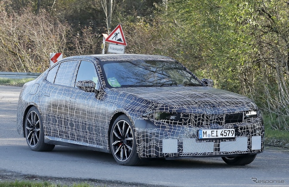 BMW 3シリーズ 次期型のプロトタイプ《APOLLO NEWS SERVICE》