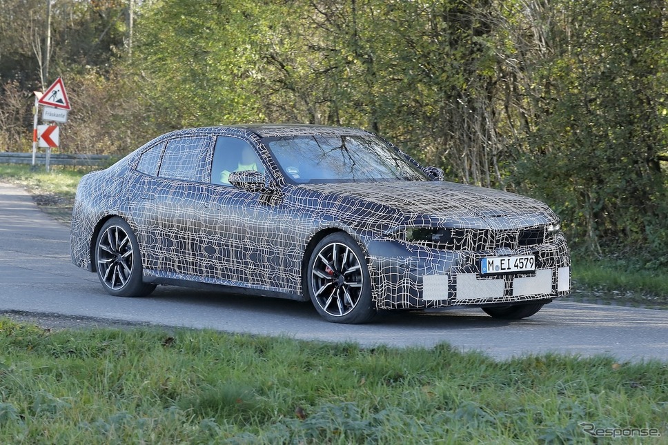 BMW 3シリーズ 次期型のプロトタイプ《APOLLO NEWS SERVICE》