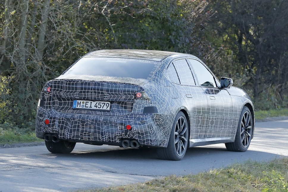 BMW 3シリーズ 次期型のプロトタイプ《APOLLO NEWS SERVICE》