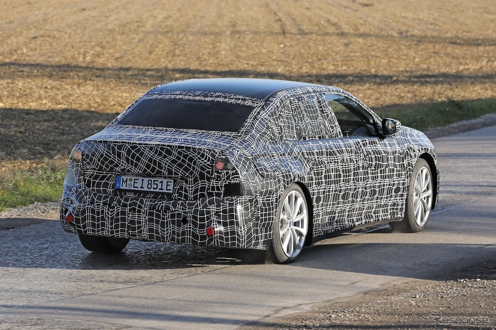 BMW 3シリーズ 次期型のプロトタイプ《APOLLO NEWS SERVICE》
