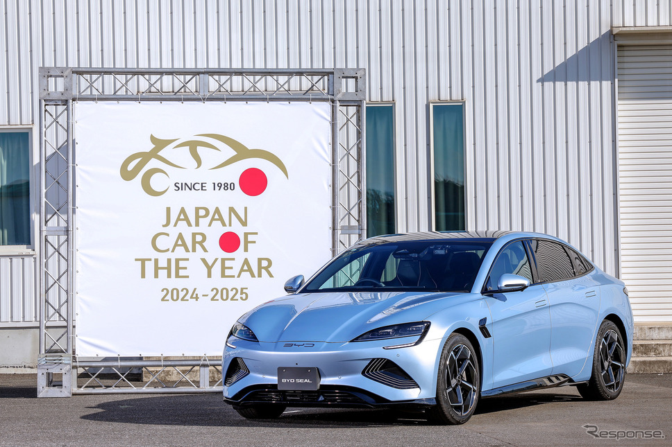 BYD シール《写真提供 日本カー・オブ・ザ・イヤー実行委員会》