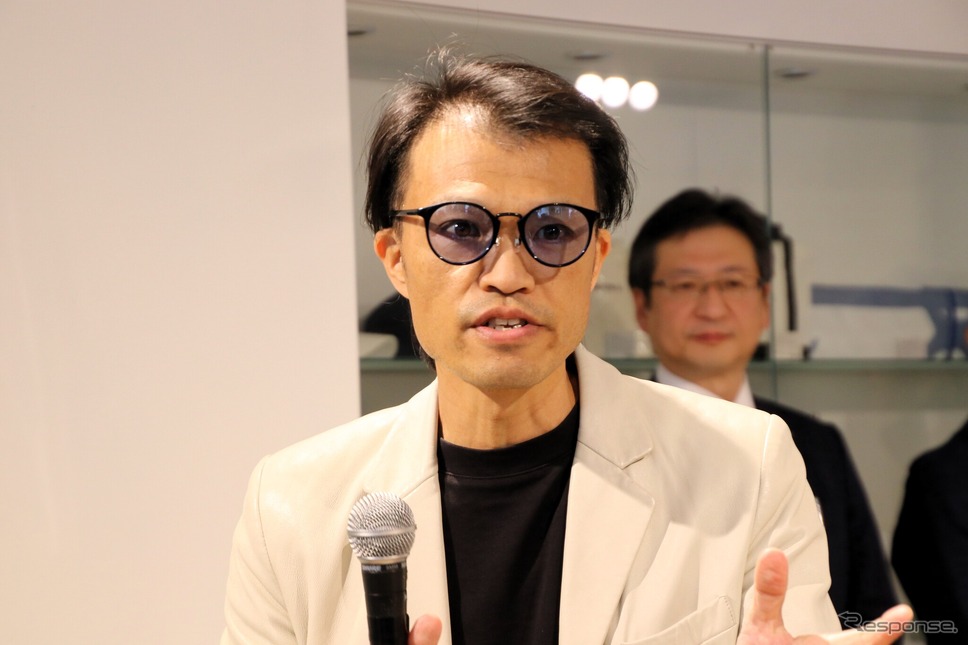 光岡自動車ミツオカ事業部商品企画課課長兼デザイナー青木孝憲さん《写真撮影 内田俊一》