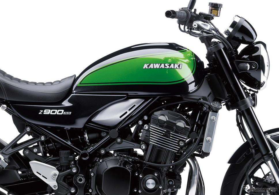 カワサキ Z900RS(メタリックディアブロブラック×キャンディライムグリーン)《写真提供 カワサキモータースジャパン》