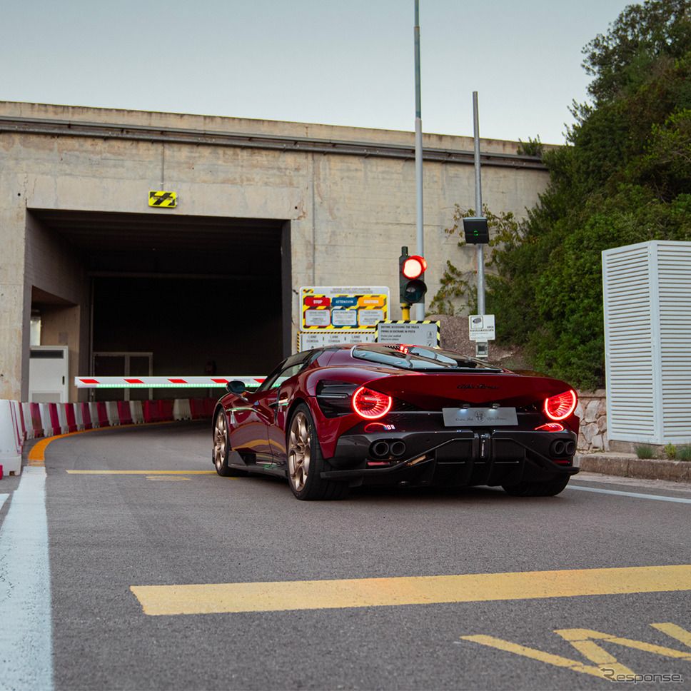 アルファロメオ『33ストラダーレ』の高速テストの様子《photo by Alfa Romeo》